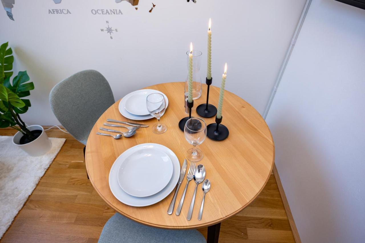 Rooftop Cozy Apartment Near Innerstadt With Ac Wina Bagian luar foto