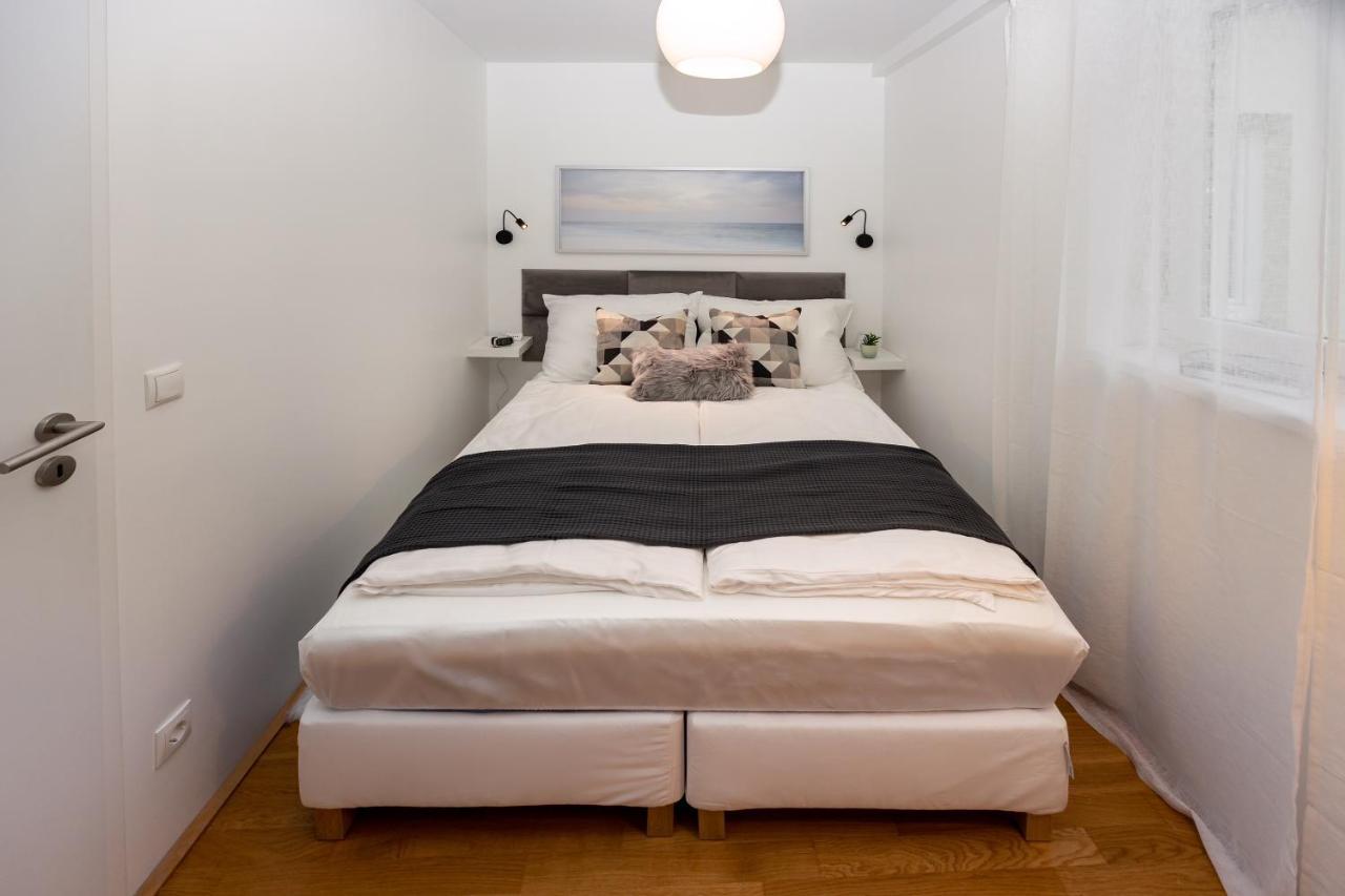 Rooftop Cozy Apartment Near Innerstadt With Ac Wina Bagian luar foto
