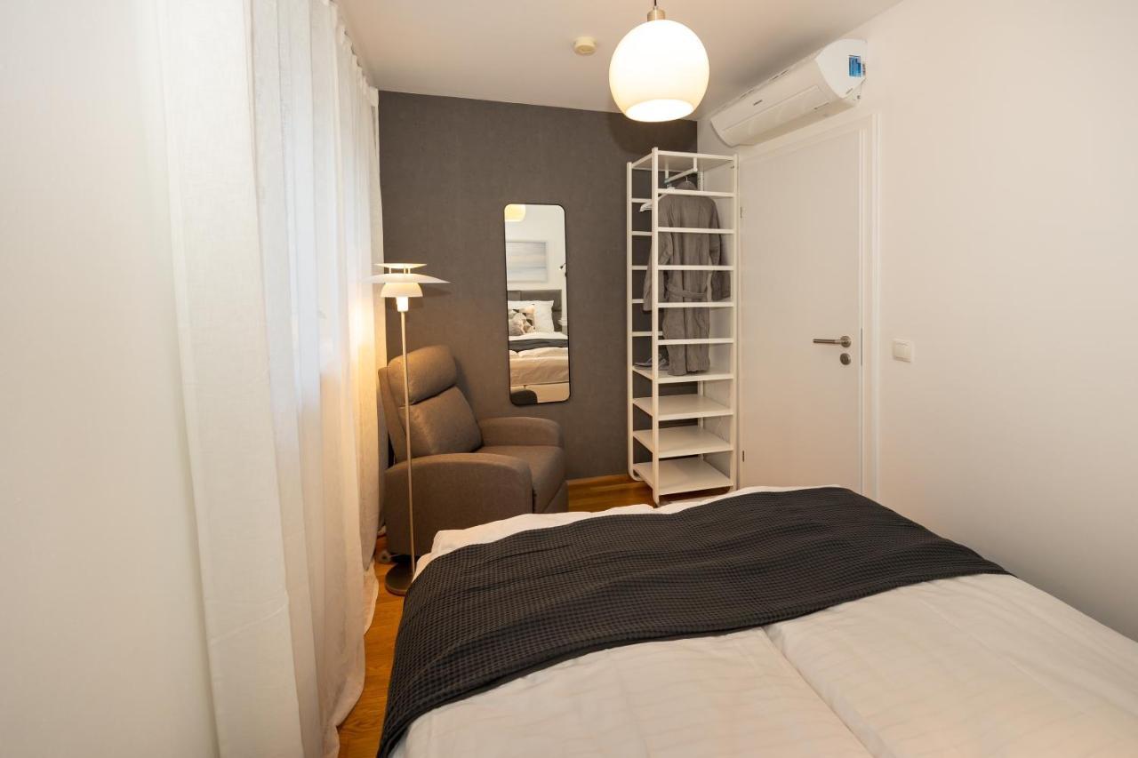 Rooftop Cozy Apartment Near Innerstadt With Ac Wina Bagian luar foto