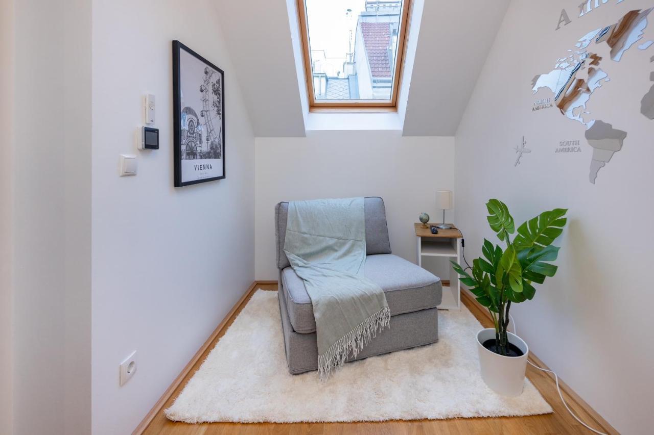 Rooftop Cozy Apartment Near Innerstadt With Ac Wina Bagian luar foto